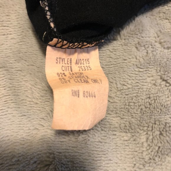 Gorgeous Nicole Miller Halter - Picture 11 of 13